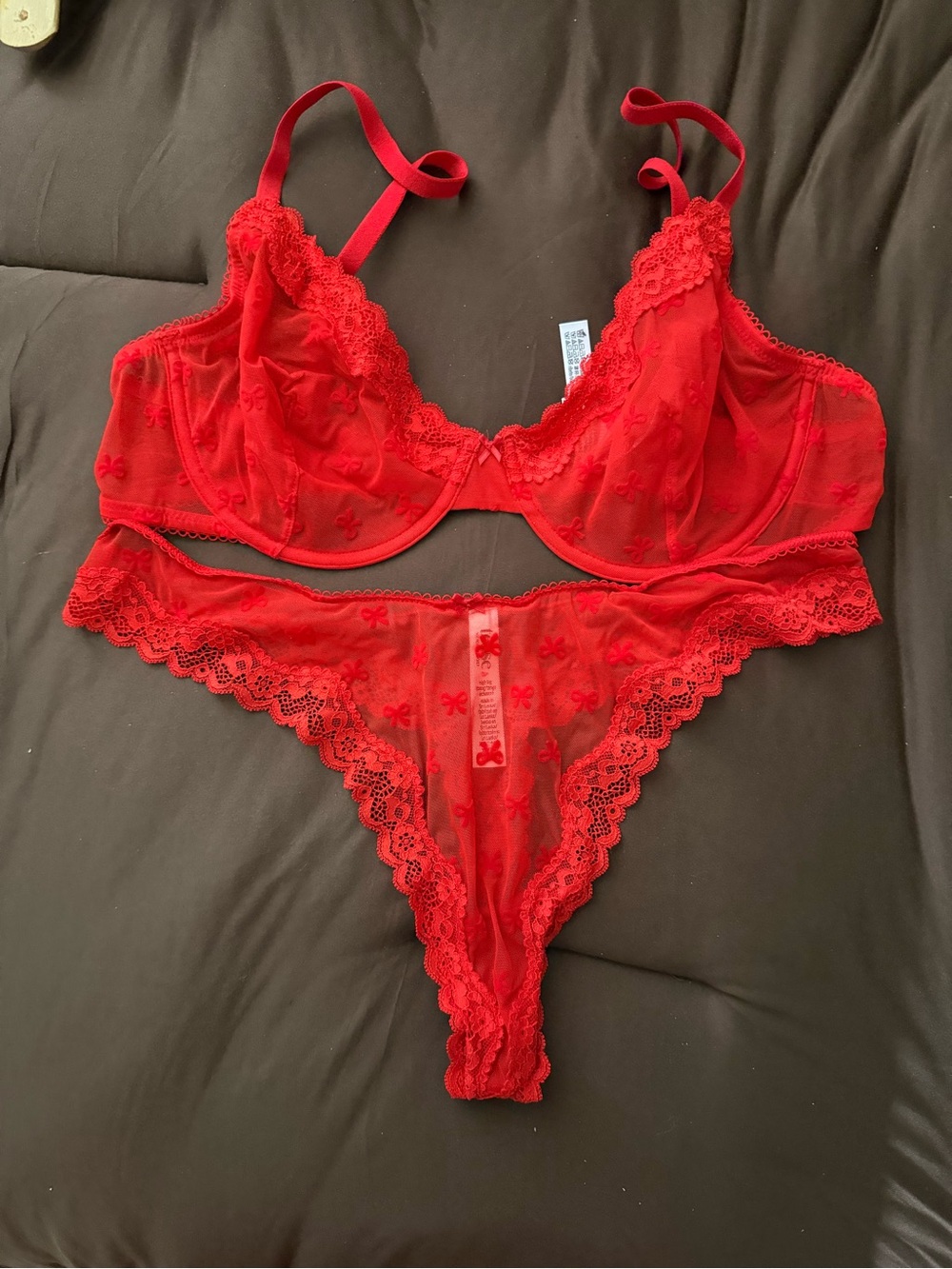 Victoria's Secret Tease Red Lace Underwire Bra & Thong Set